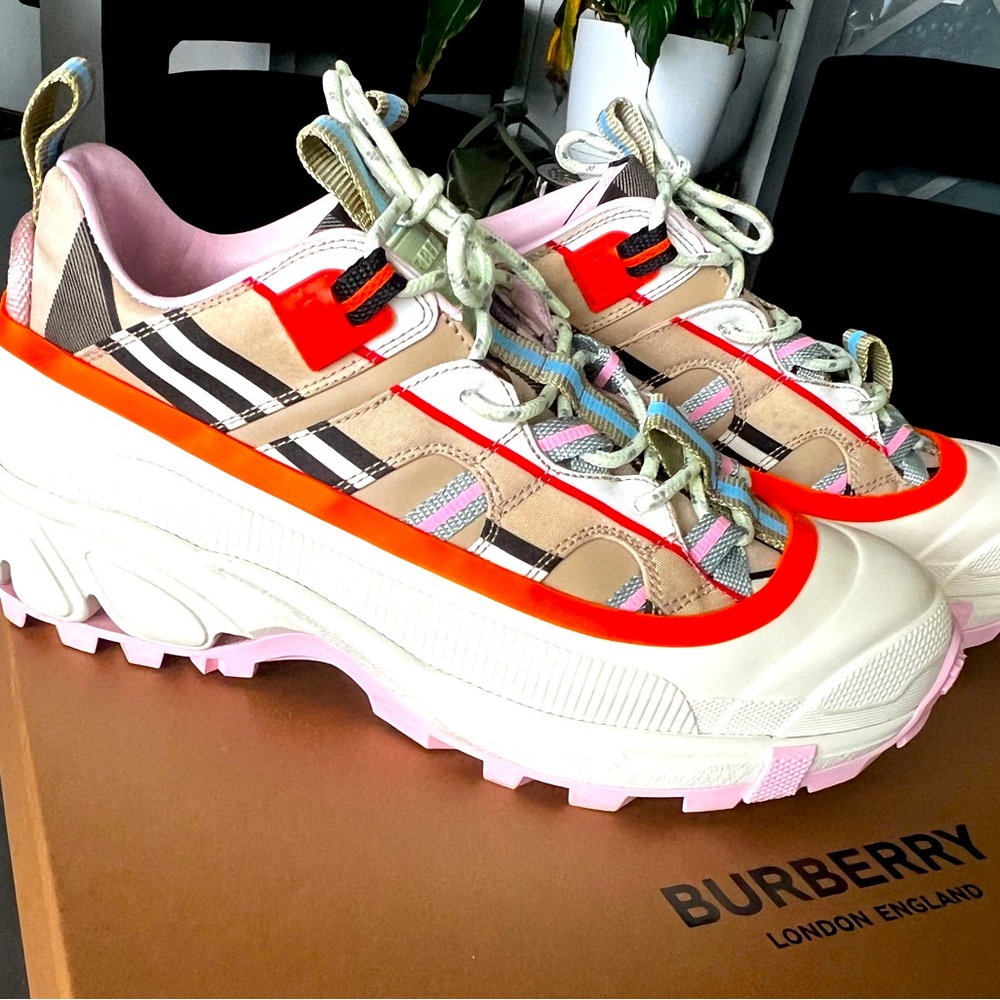Burberry Low Top Trainer on Rubber Sole